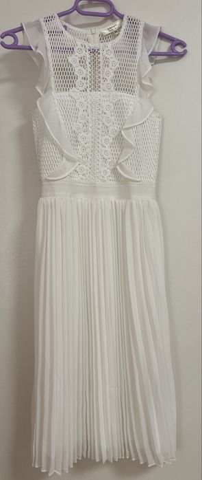 Официални рокли-носени по веднъж