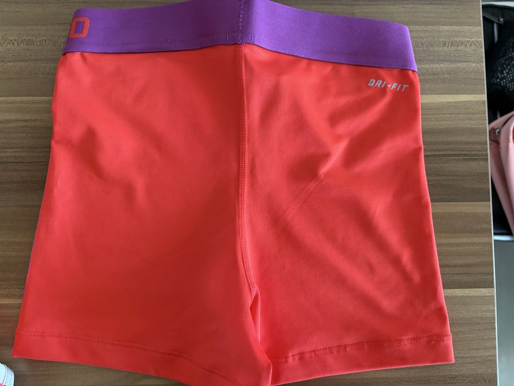Къси гащи Nike s-размер