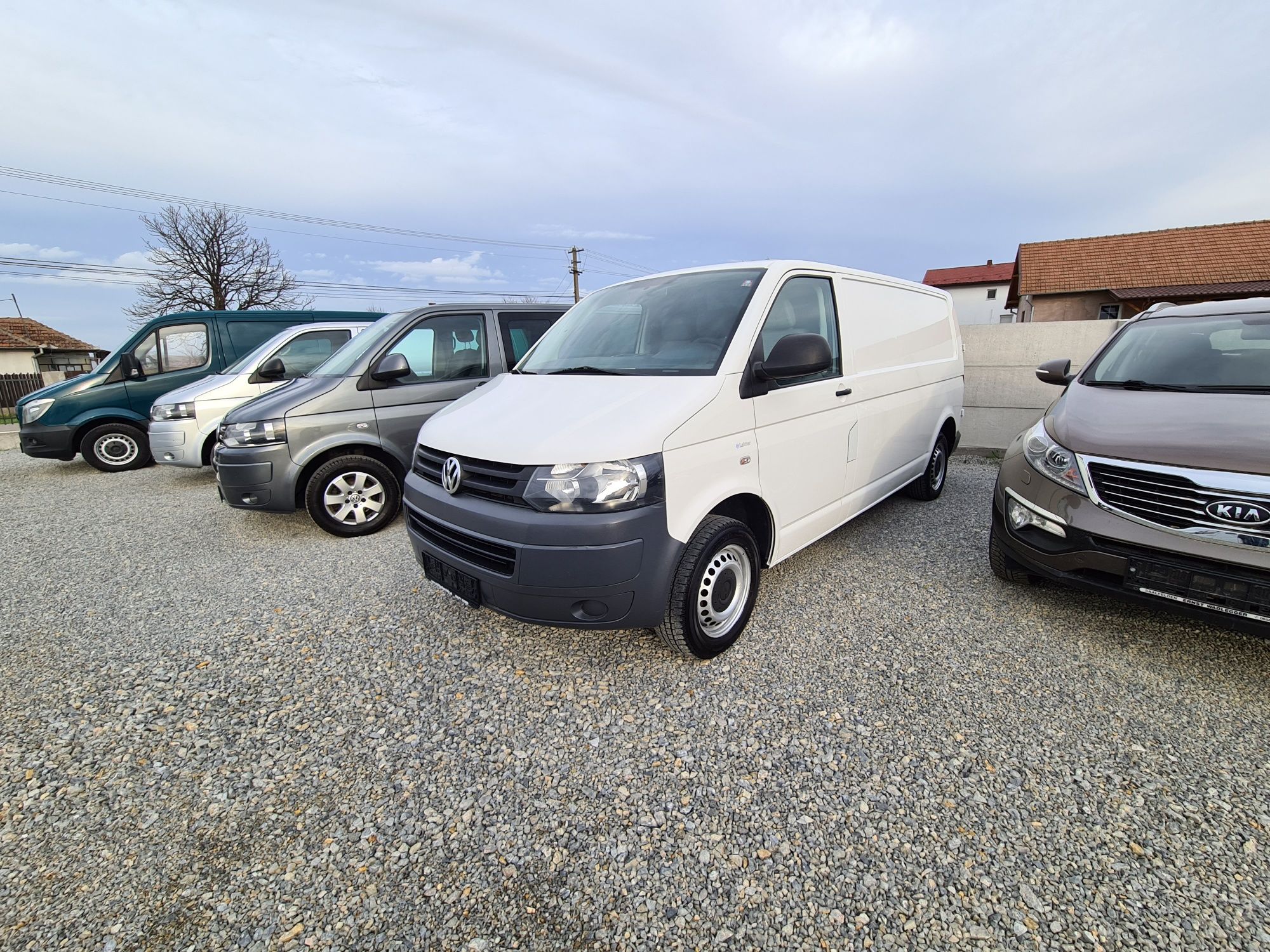 Vw transporter T5  T6 an 2011 euro 5 Varianta lunga, uși duble pe Spat