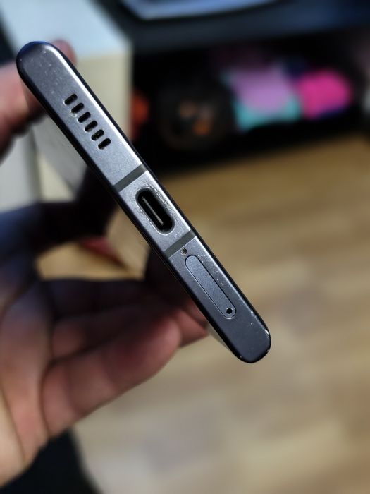 Vând sau Schimb Zte AXON 40 ULTRA