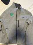 Продавам яке The North Face WindWall