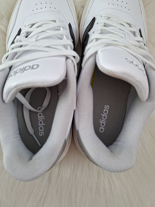 Adidași adidas nr 39 potriviți pentru 38.5 ..25 cm interior