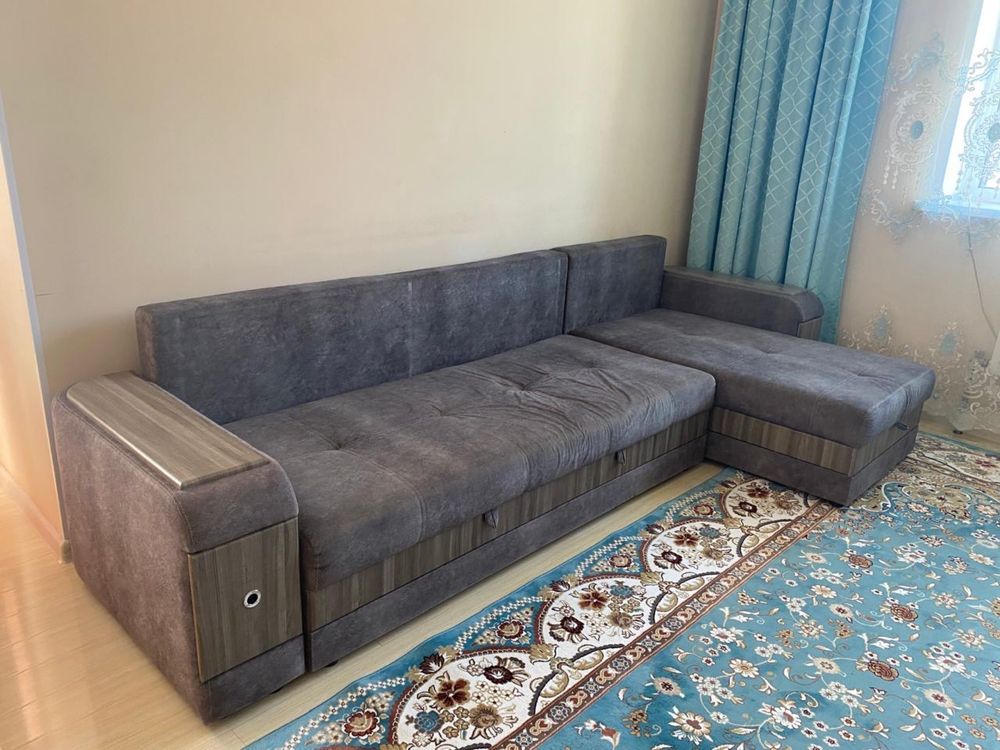 Продам диван 3м