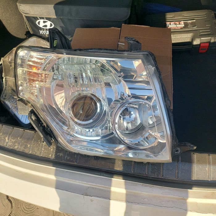 Фары поджеро 4 2007 г.в