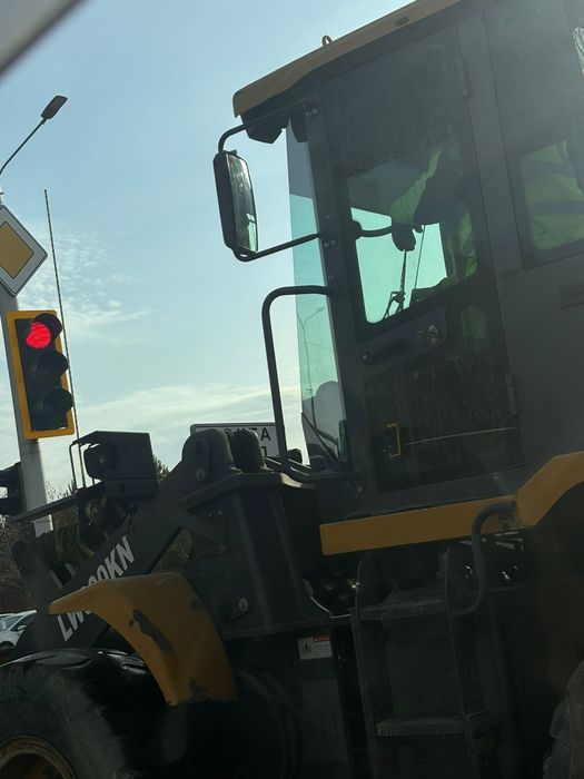 Стекло для спец техники трактор кара комбайн экскаватор камаз погрузчи