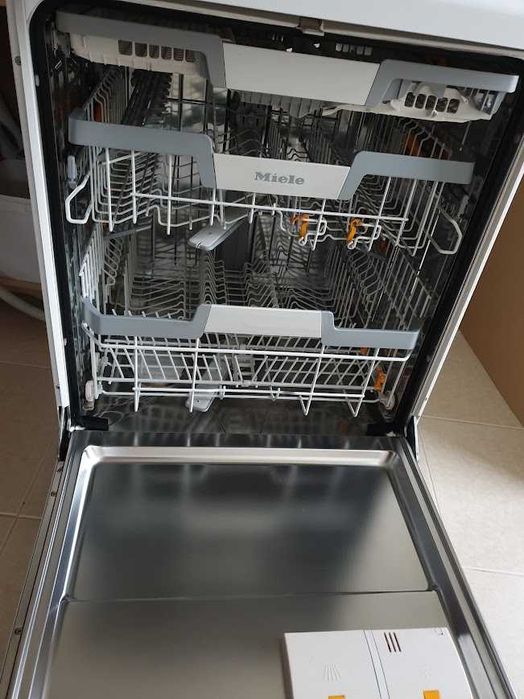 Съдомиялна Miele - Auto Open - 14 Комплекта - Свободностояща - 60см