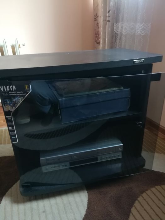 Срочно продам турецкие тумба под телевизор.