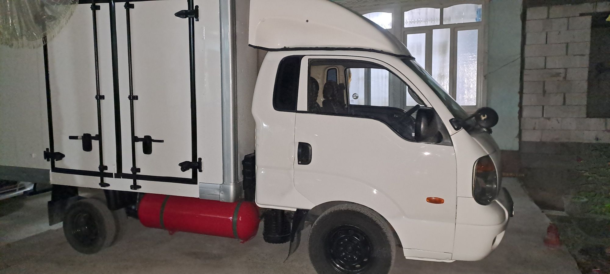 KIA Bongo 1 tonna