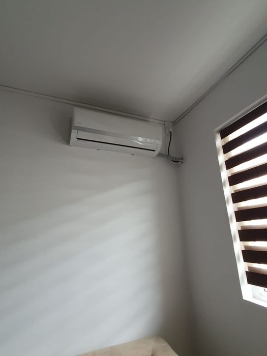 Vând apartament semidecomandat.