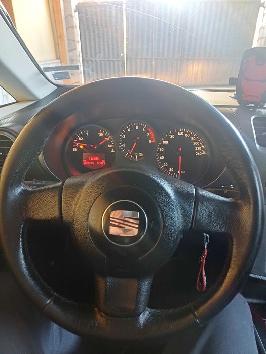 Автомобил seat leon