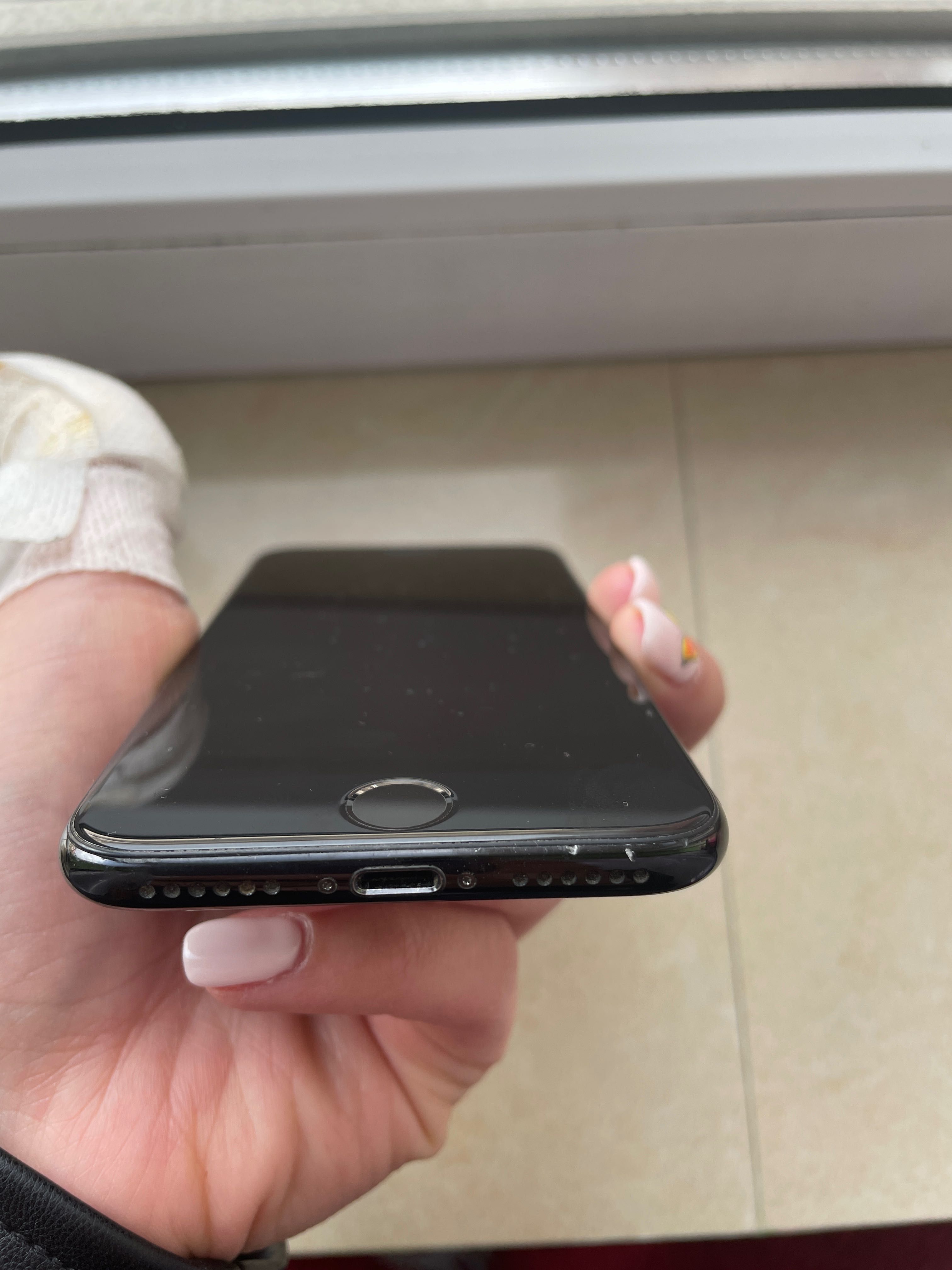 Iphone 7s  в черен цвят