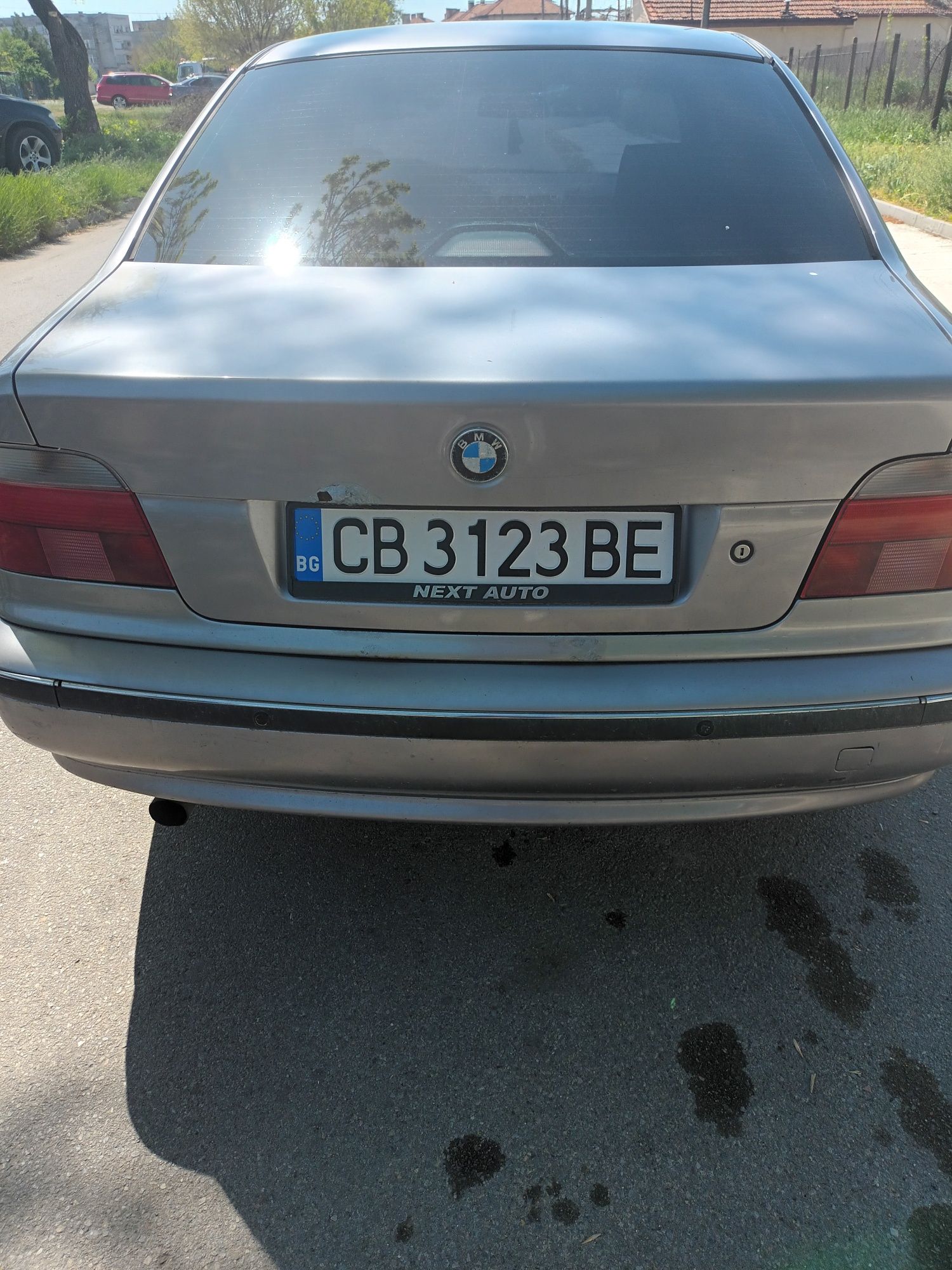 Продавам BMW 523 I