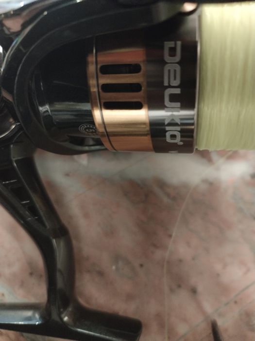 Vând doua mulinete DEUKIO 6000