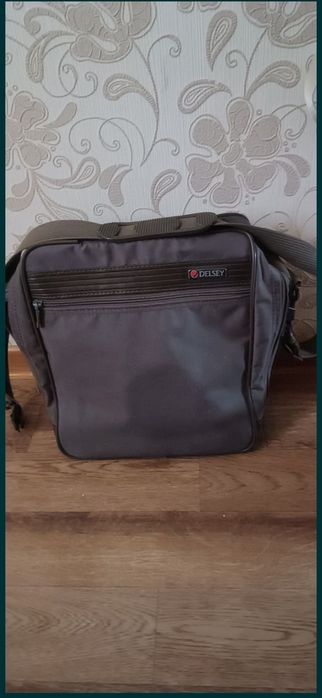 Сумка через плечо Франция бренд Delsey