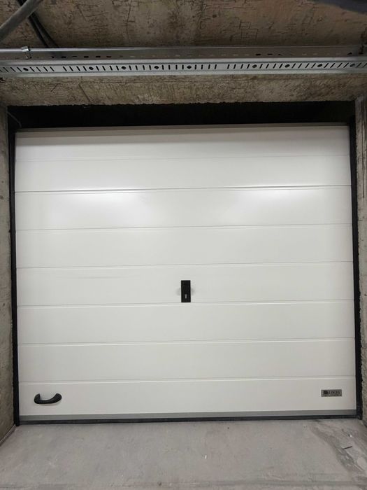 Чисто нов апартамент до НБУ и метростанция-с подземен гараж за 2 коли