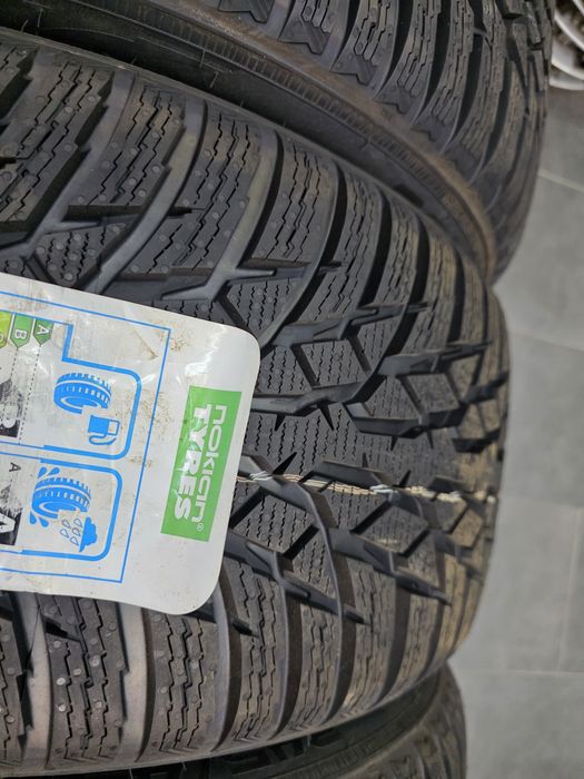 Нови зимни гуми 245 45 18 - Nokian