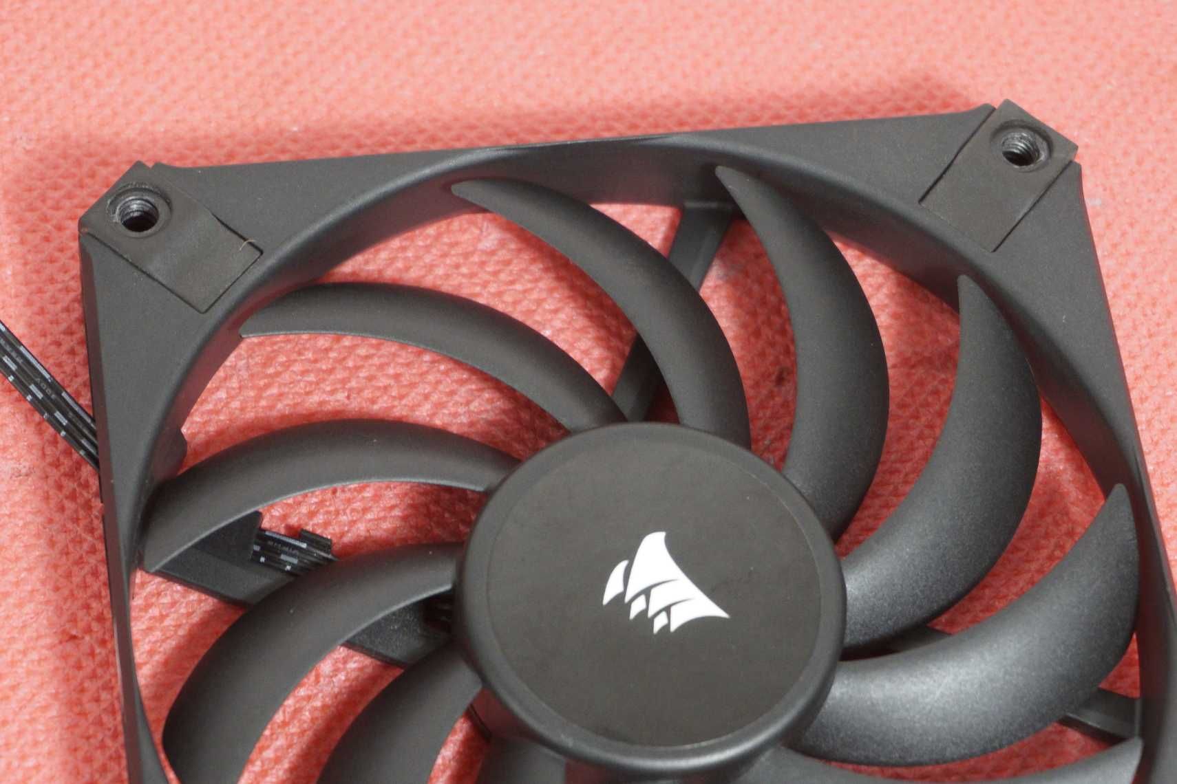 Компютърен вентилатор Corsair 120mm, Slim (15mm), 4pin PWM / ВКЛ.ДДС