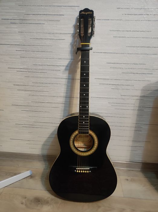 Гитара новая  с чехлом