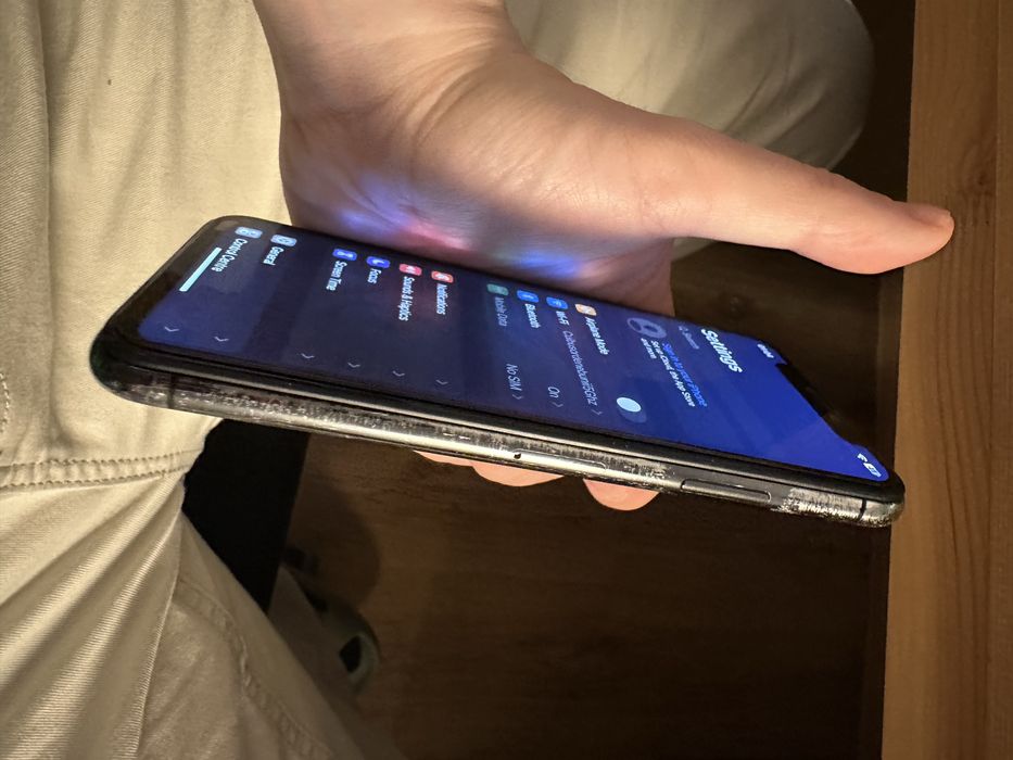 Vând iPhone X 256GB, gri/negru, baterie noua 100%, display nou