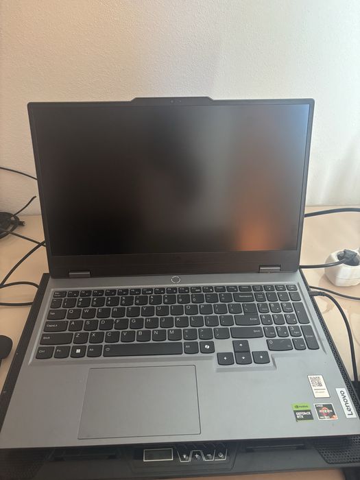 Vand laptop gaming Lenovo