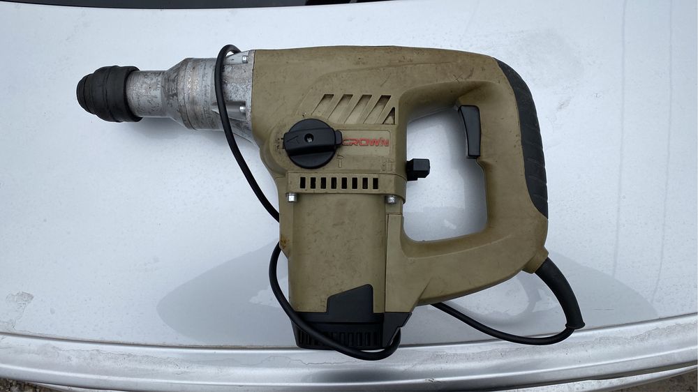CROWN перфоратор 850w
