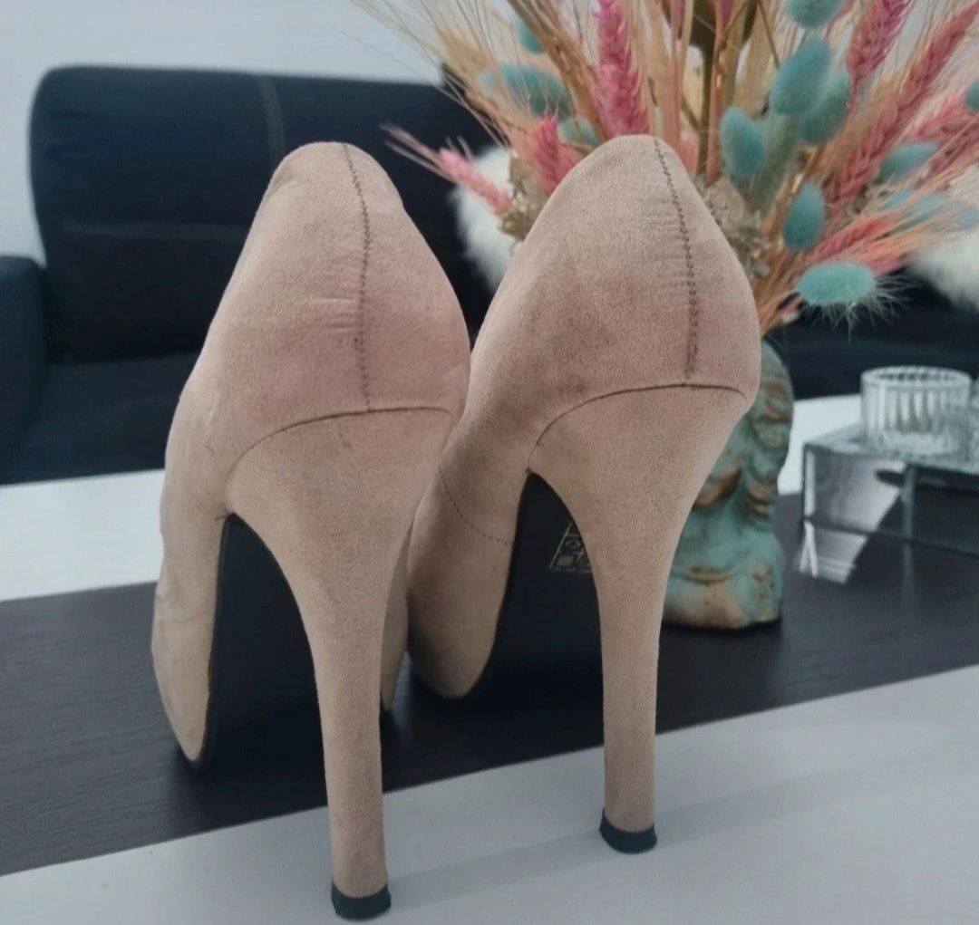Pantofi cu toc Zara