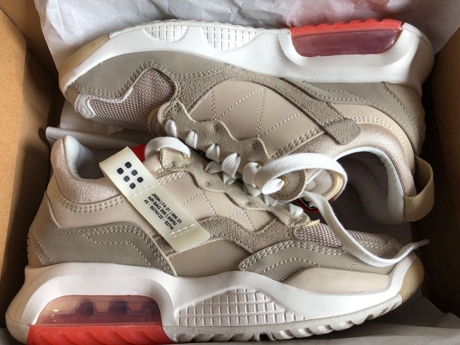 Vând Jordan MA2 WMNS