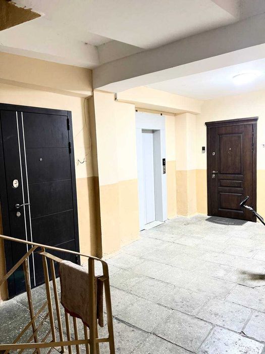 2комн/2/9 метро «Дружба народов»...kw8989