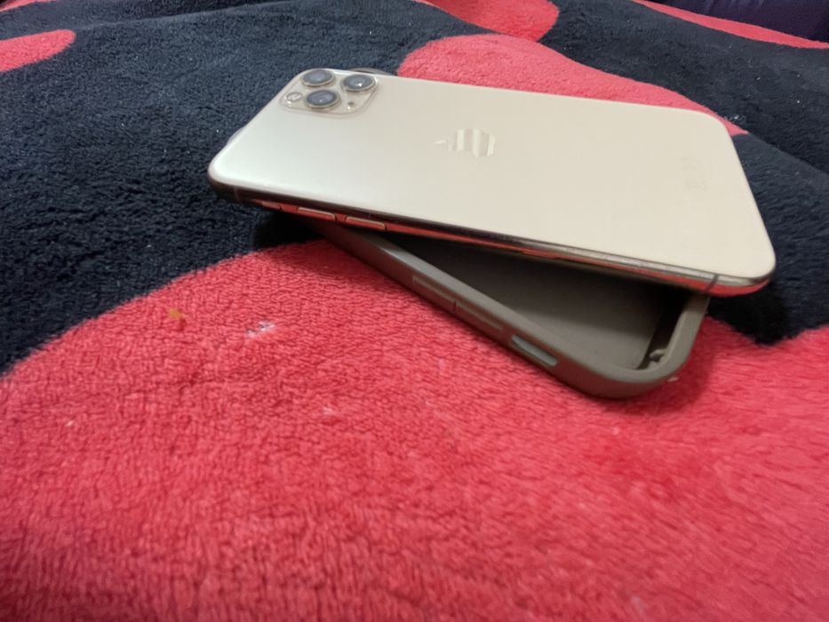 Iphone 11 pro golb