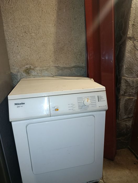 Сушилня Miele (въздуховоди)      .