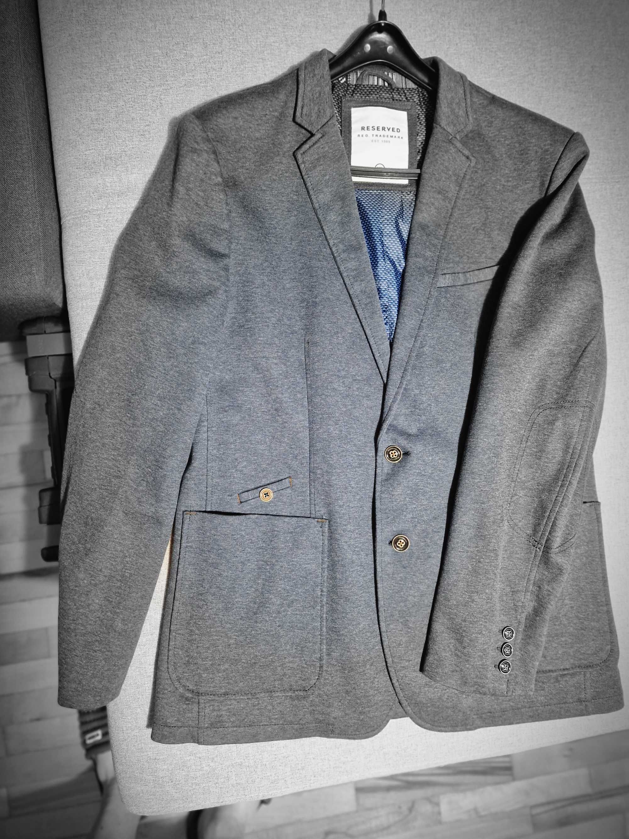 Чисто ново спортно сако Блейзер, страхотна кройка и цвят