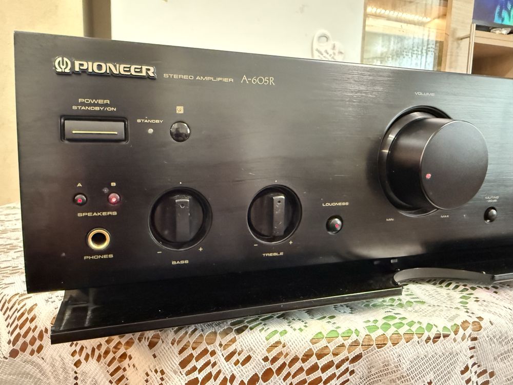 Pioneer A-605 качествен стерео усилвател