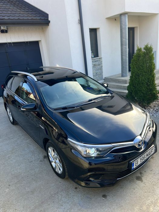 Toyota auris hybrid