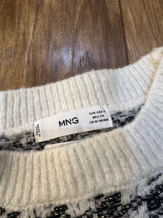 Пуловер Mango.