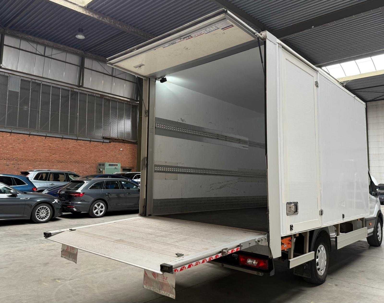Inchiriez Ford L4 marfa cu LIFT - 600 RON/zi - categoria B