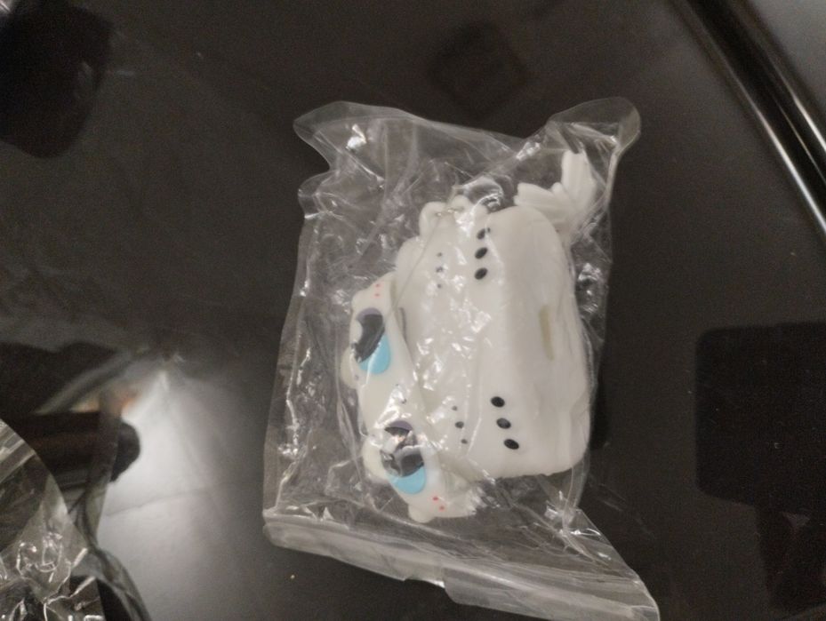 Чехлы на AirPods-4