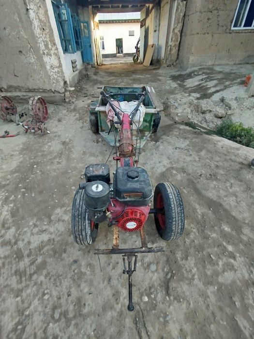 Motoblok sotiladi xammanarsasi bor