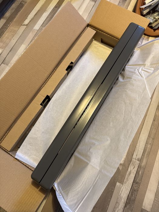 RÅSKOG Wall Cabinet – Gri închis, cu uși din sticlă – IKEA