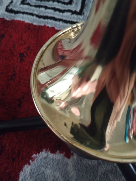 Vând trompetă parrot 6416 L