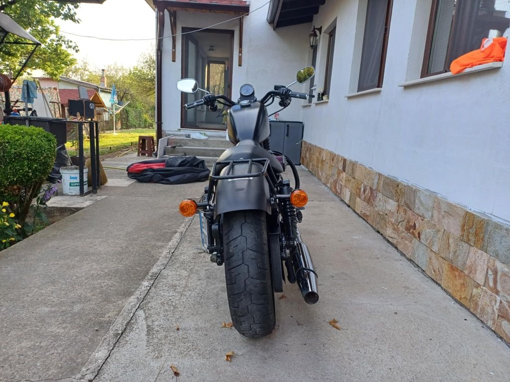 Harley-Davidson Sportster IRON 883