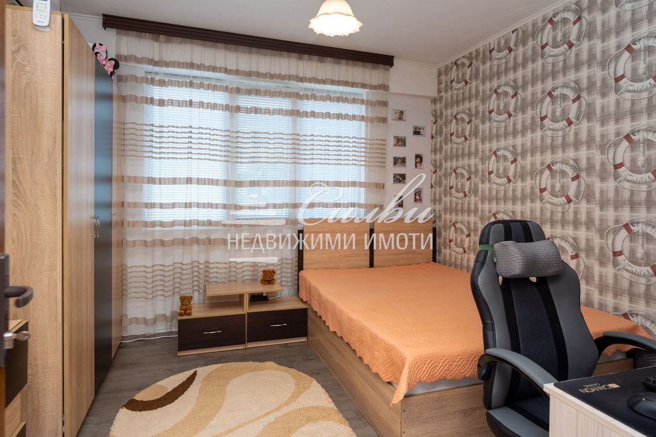 Продава се Тристаен апартамент в Велики Преслав - 78 кв.м за 0 €/кв.м - Снимка #3