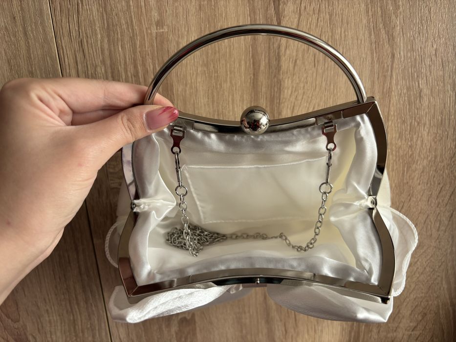 Дамска бяла чанта