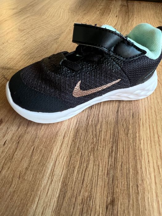 Детски маратонки Nike за момиче, 21 размер.