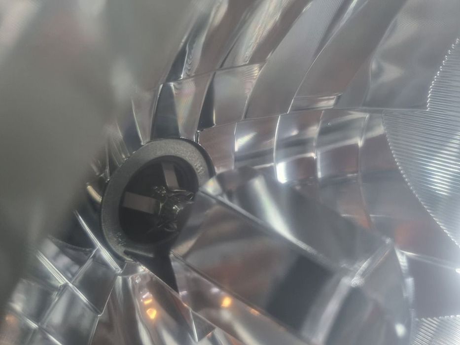 Far Dreapta Subaru Forester 2007 - 2010 SUV 4 Usi (1220) Xenon