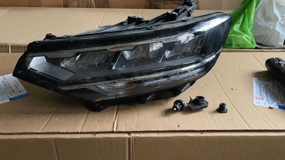 Far VW Passat B8 Facelift 2020 2021 2022 far stanga full led B 8