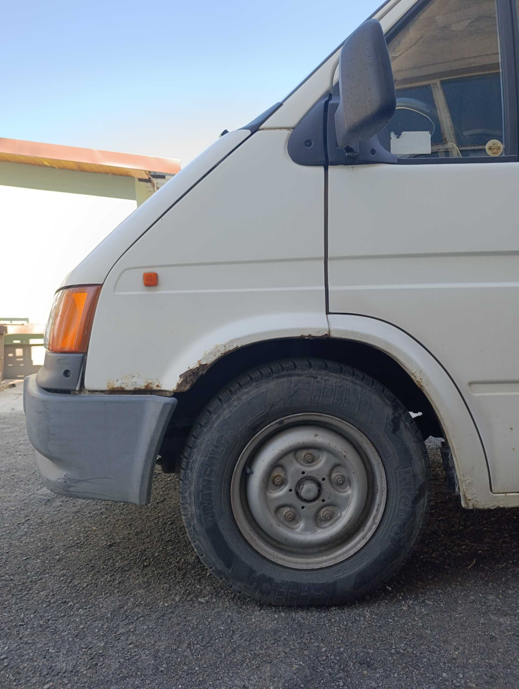 БУС Ford Transit пътнически