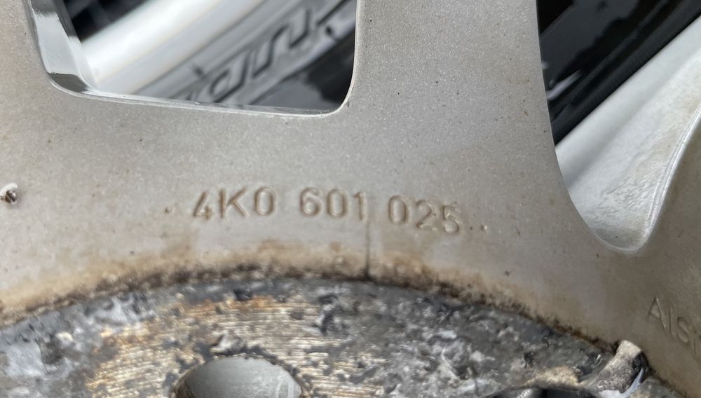 Jante Audi A4, A5, A6 echipate cu Anvelope Iarna 225/60/17 Pirelli