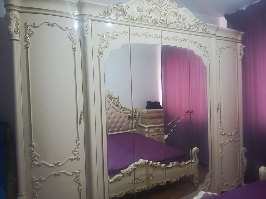 Спальный стенка,2 тумбы,4 сундука,