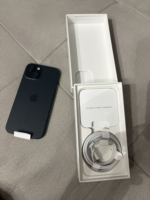 iPhone 15 black 128 GB impecabil