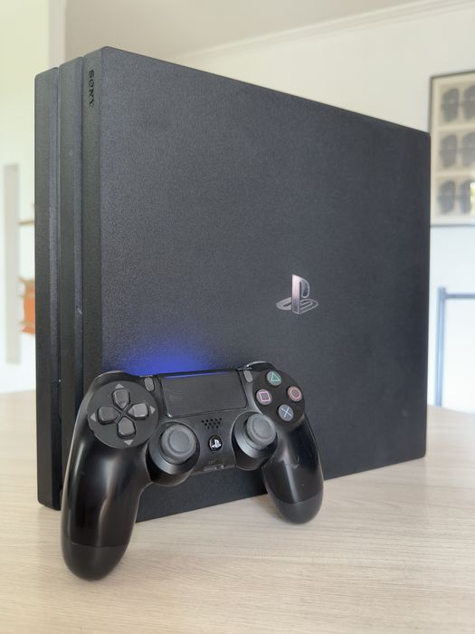 PS4 pro в идеальном состоянии